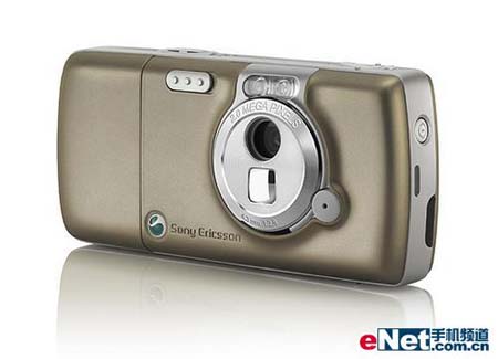  p>作为索爱迄今发布的第八款walkman音乐手机,w700是基于此前大获