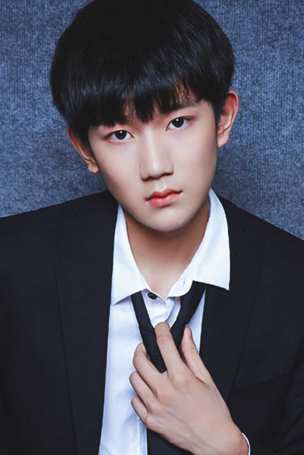  p>王源,2000年11月8日出生于重庆,中国内地男歌手,演员,主持人,作家