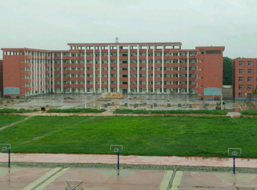  p>西平高中全称河南省西平县高级中学,位于河南省西平县,坐落于西平