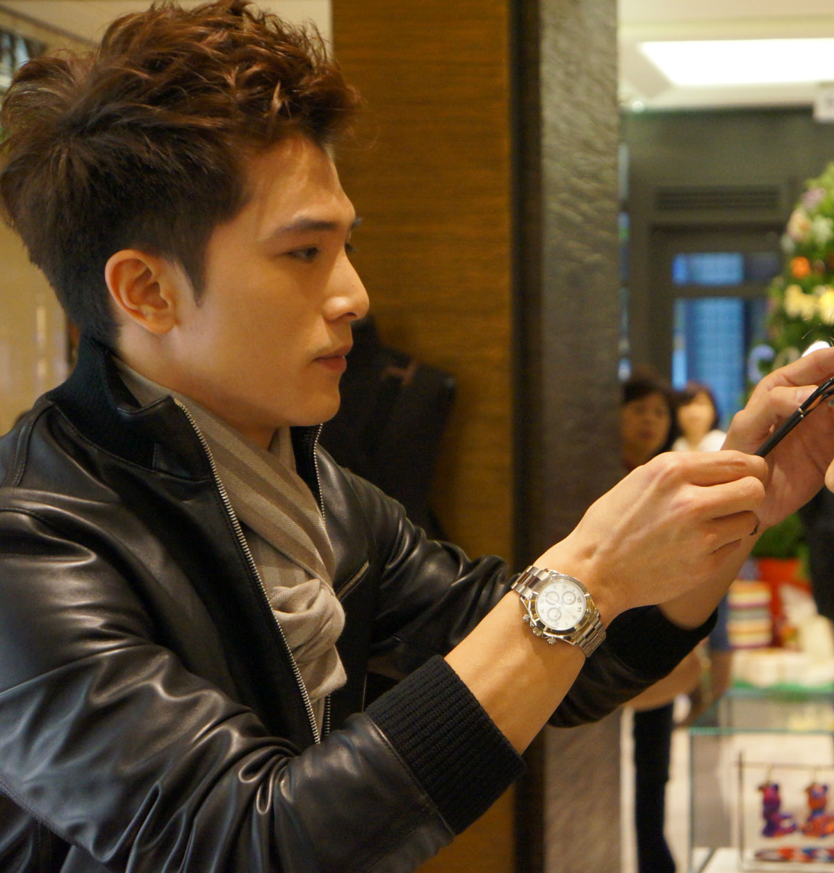  p>邱泽(roy chiu),1981年10月14日出生于台湾省台北市,中国台湾影视