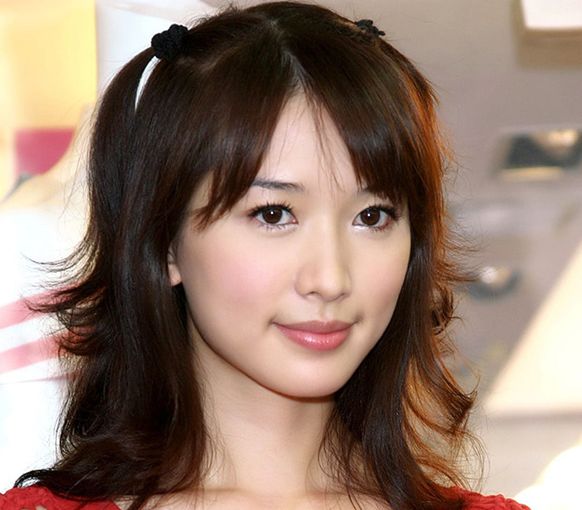  p>林志玲(lin chi-ling),1974年11月29日出生于台湾省台北市,华语