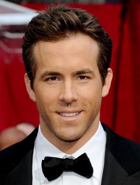  p>瑞安·雷诺兹(ryan reynolds),1976年10月23日出生于加拿大温哥华