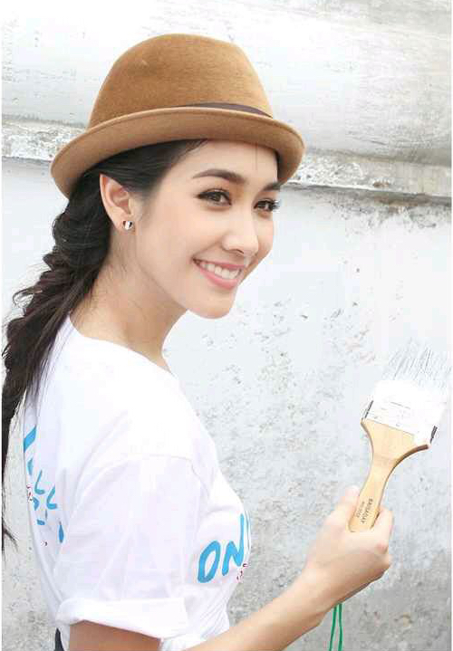 1989年4月28日出生于泰国孔敬,泰国女演员,模特