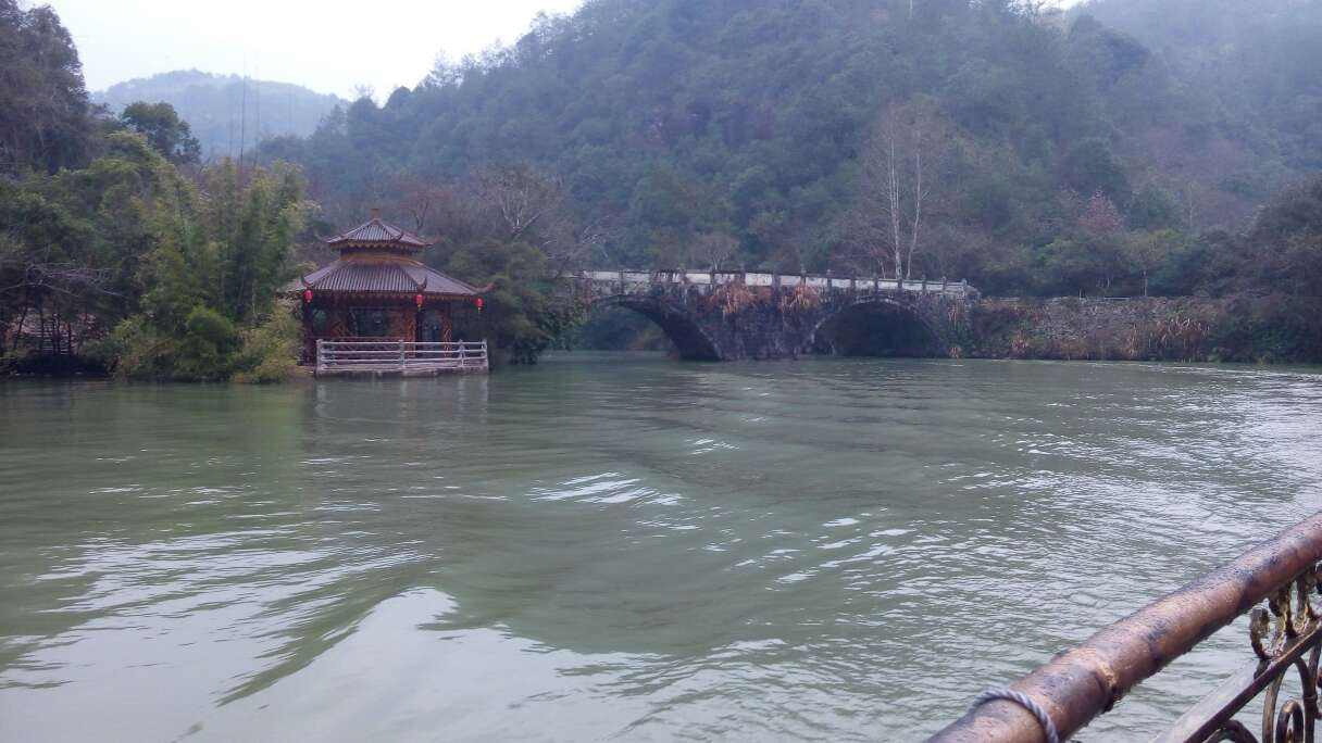  p>相思河是 a target="_blank" href="/item/贵阳">贵阳 /a>市近年