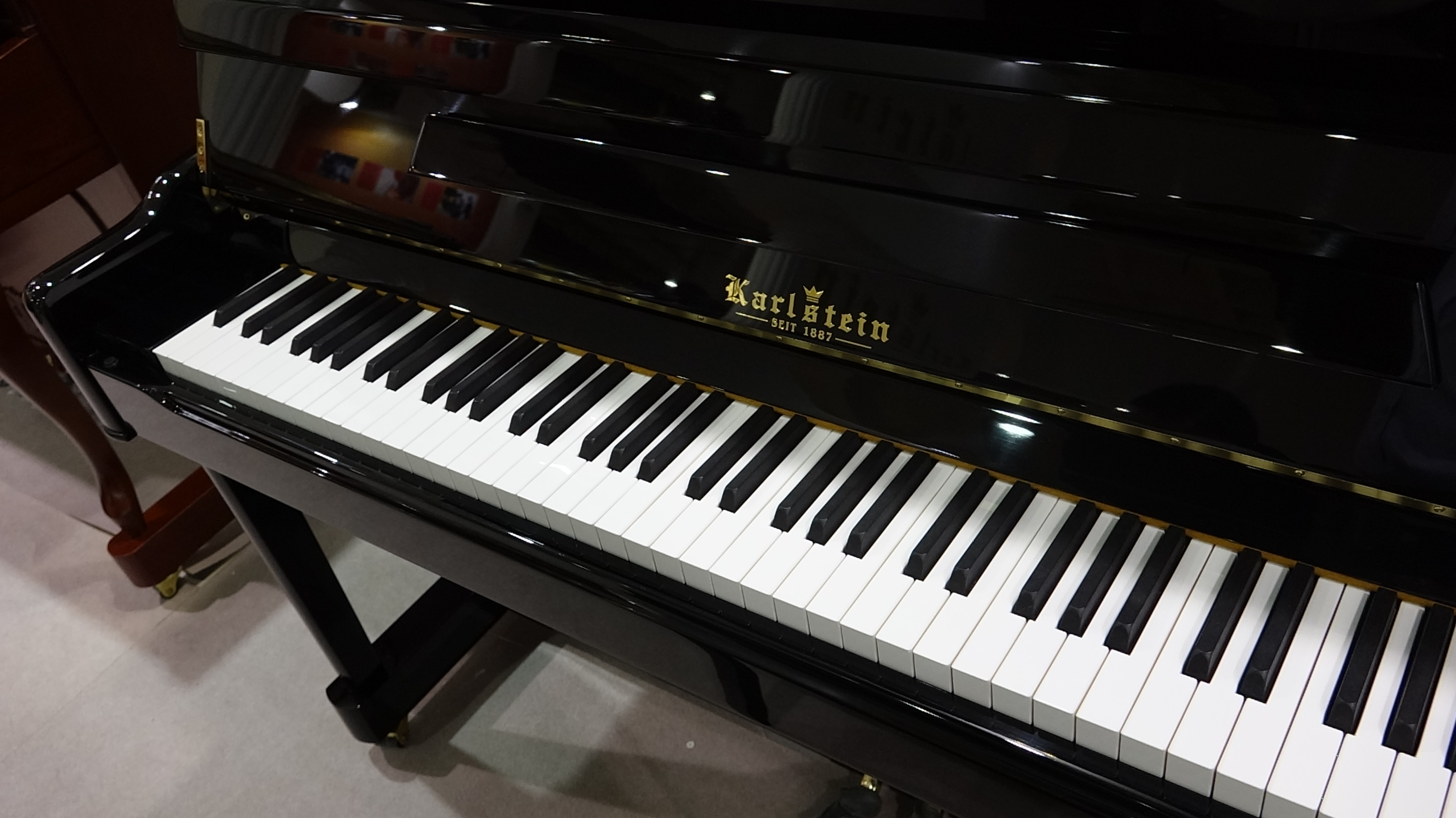 卡尔斯钢琴