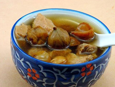  p>板栗猪肉汤是一道菜品,主料为栗子,猪瘦肉等. /p>