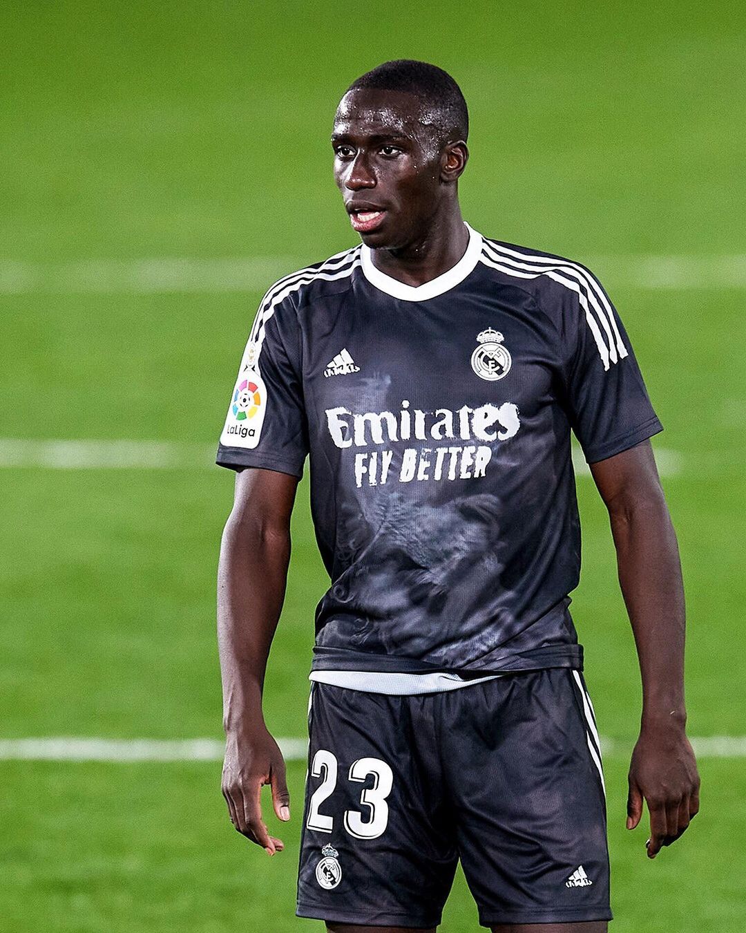  p data-id="gnbsxw7ncr">费兰·门迪(ferland mendy),全名费兰·桑纳