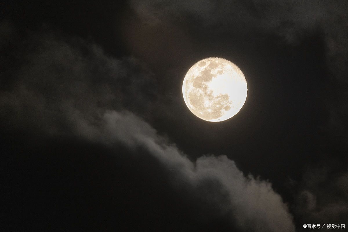 李白一首经典五绝 以明月寄托思念 传唱了千年 百科ta说