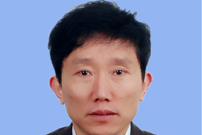 邓建国
