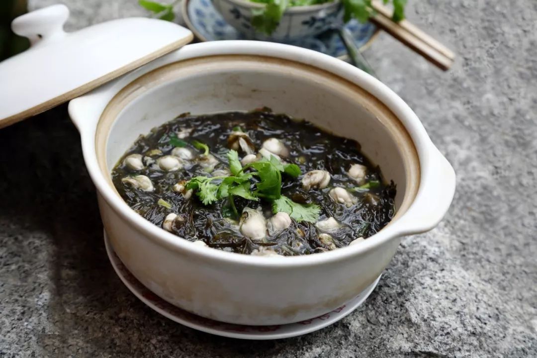  p>紫菜海蛎豆腐煲是一道以紫菜, a href="#">海蛎 /a>,地瓜粉,内酯