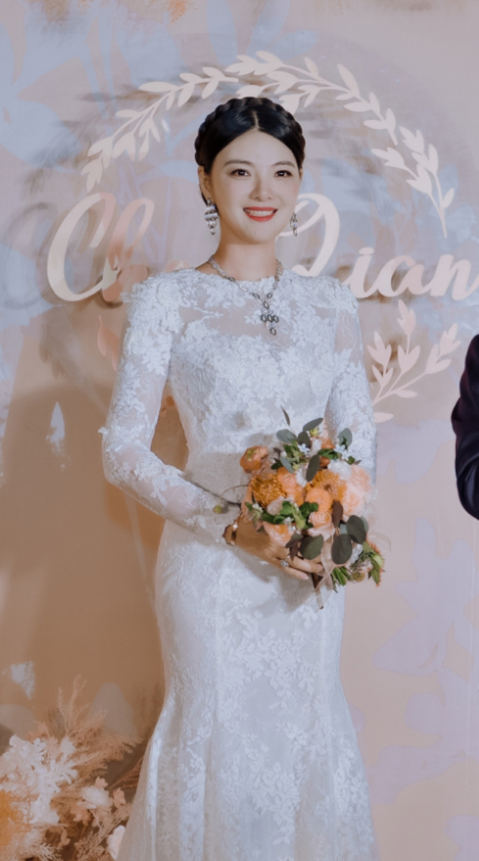  p data-id="gncnrfehfs">钱冰,性别女,她是 