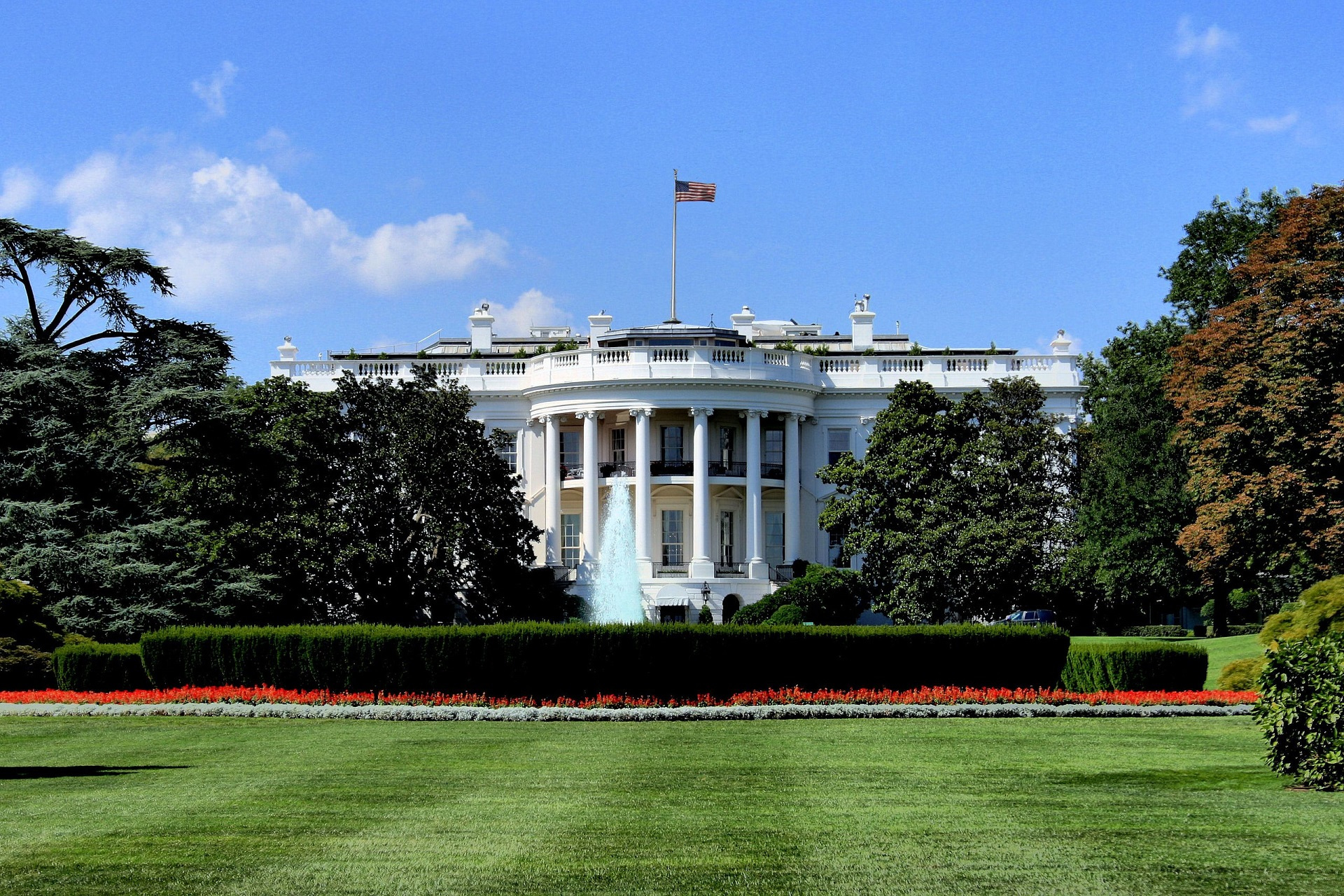 data-id="gntne69fvt">白宫(英语:the white house),又名美国总统府