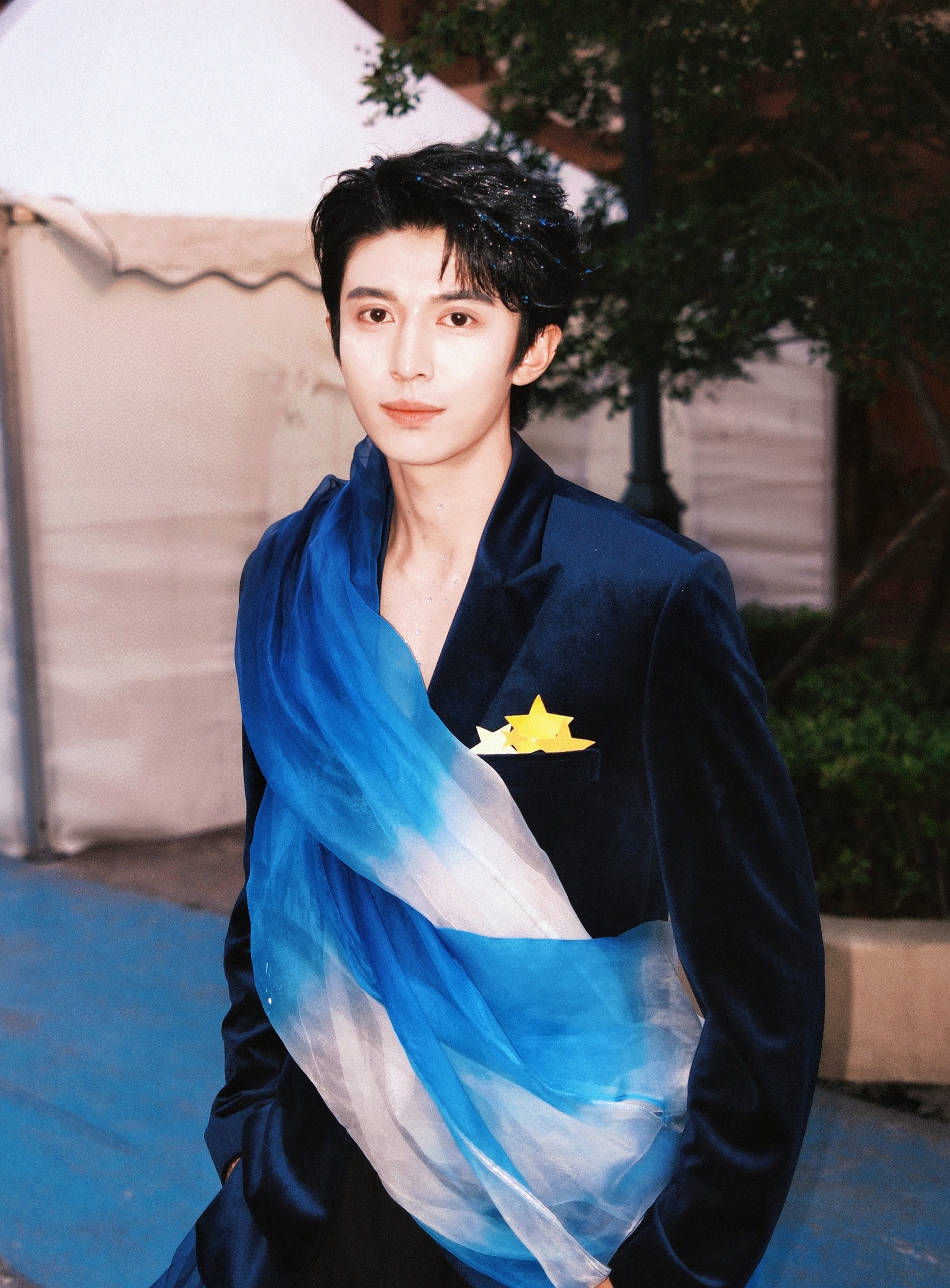 出生于山东省青岛市,毕业于中央戏剧学院,中国内地男演员 /span> span