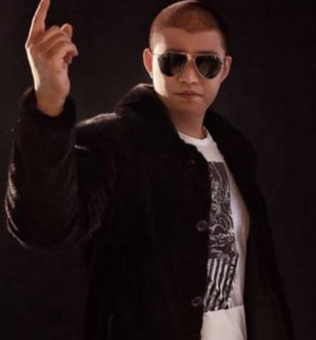  p>井元林,1988年2月8日出生于黑龙江省鸡西市.