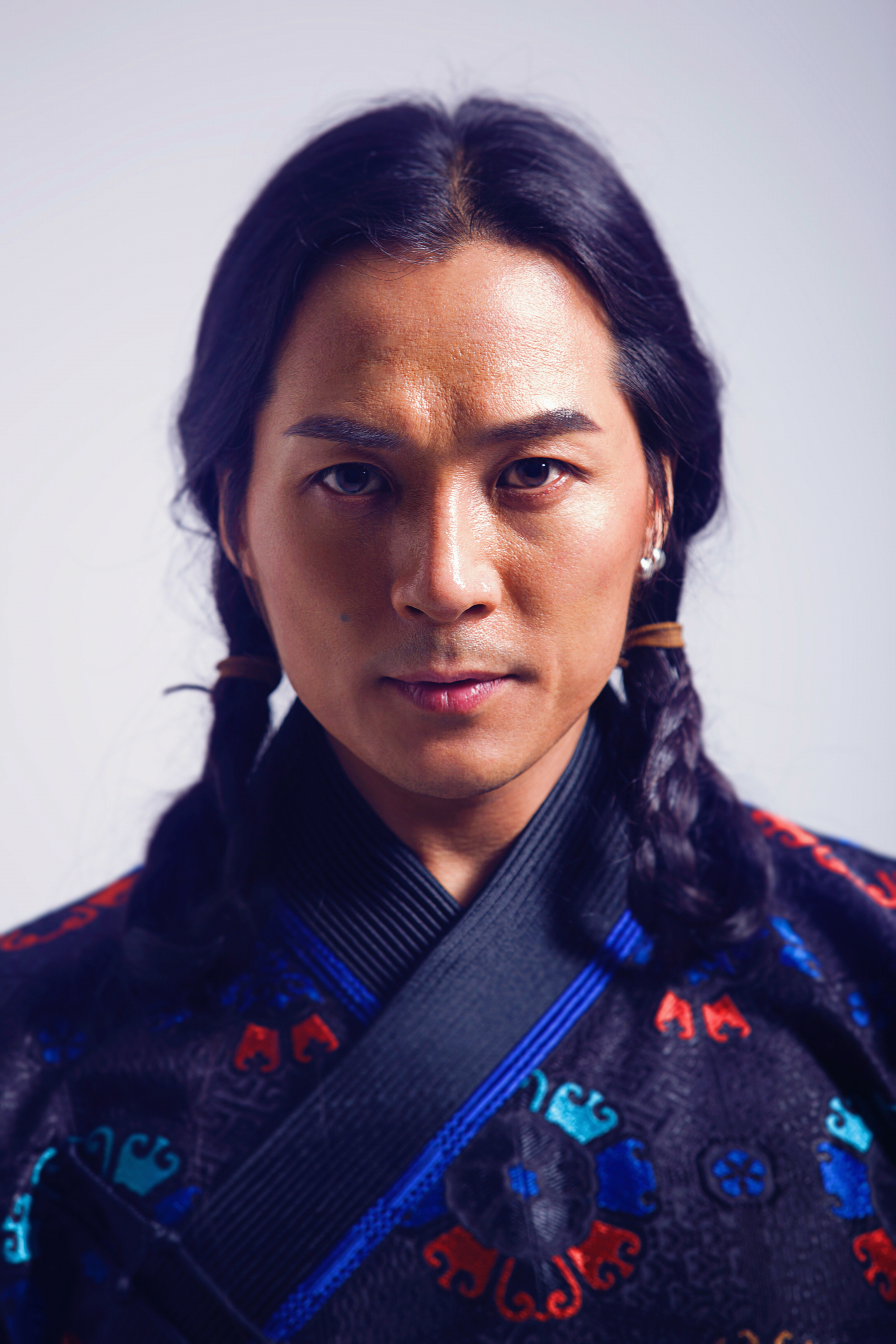  p data-id="gnawqzyn0v">锡林宝力日,蒙古族,出生于内蒙古锡林郭勒盟