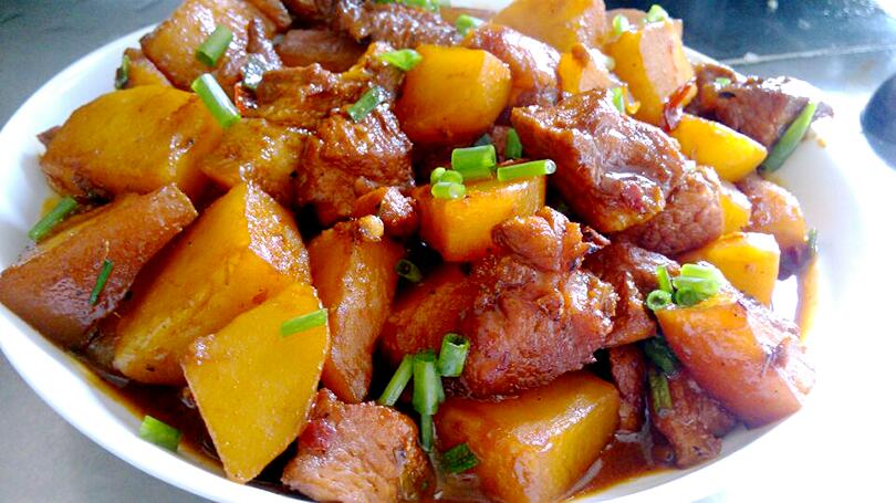土豆烧肉肉