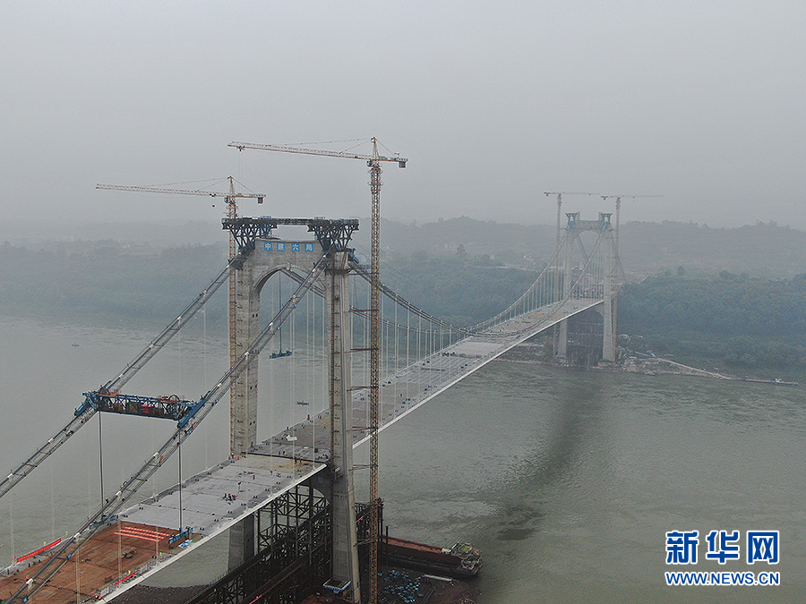 p>江津白沙长江大桥西跨成渝铁路既有线,东跨拟建滨江路,线路全长