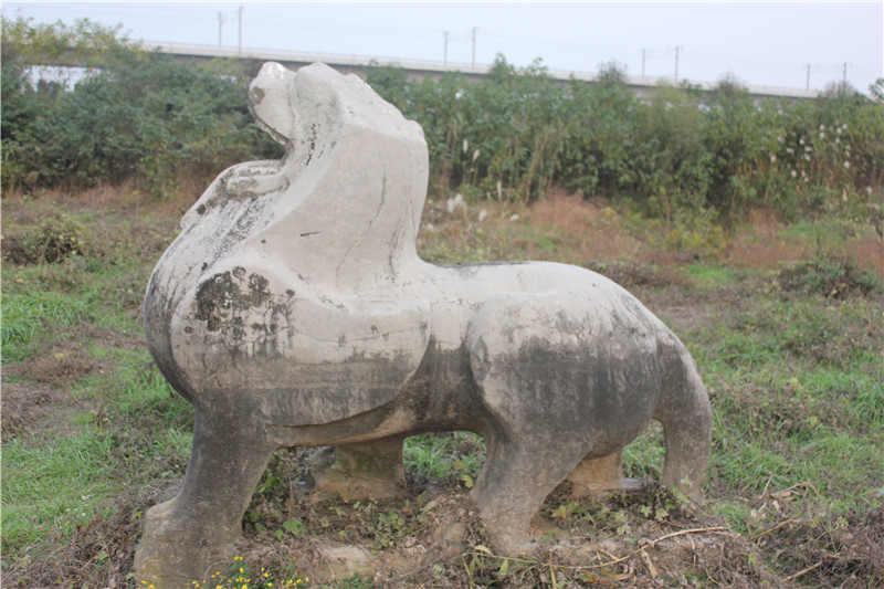 梁建安敏侯萧正立墓石刻