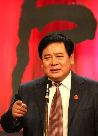 0pqpob2c">赵炎,原名赵殿燮,1951年4月出生于北京市,中国内地相声演员