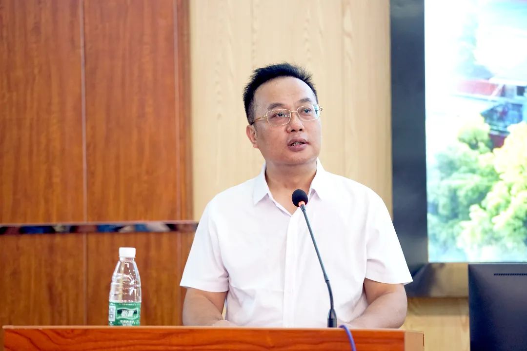 卢从发,男,现任湖南省长沙市浏阳市第一