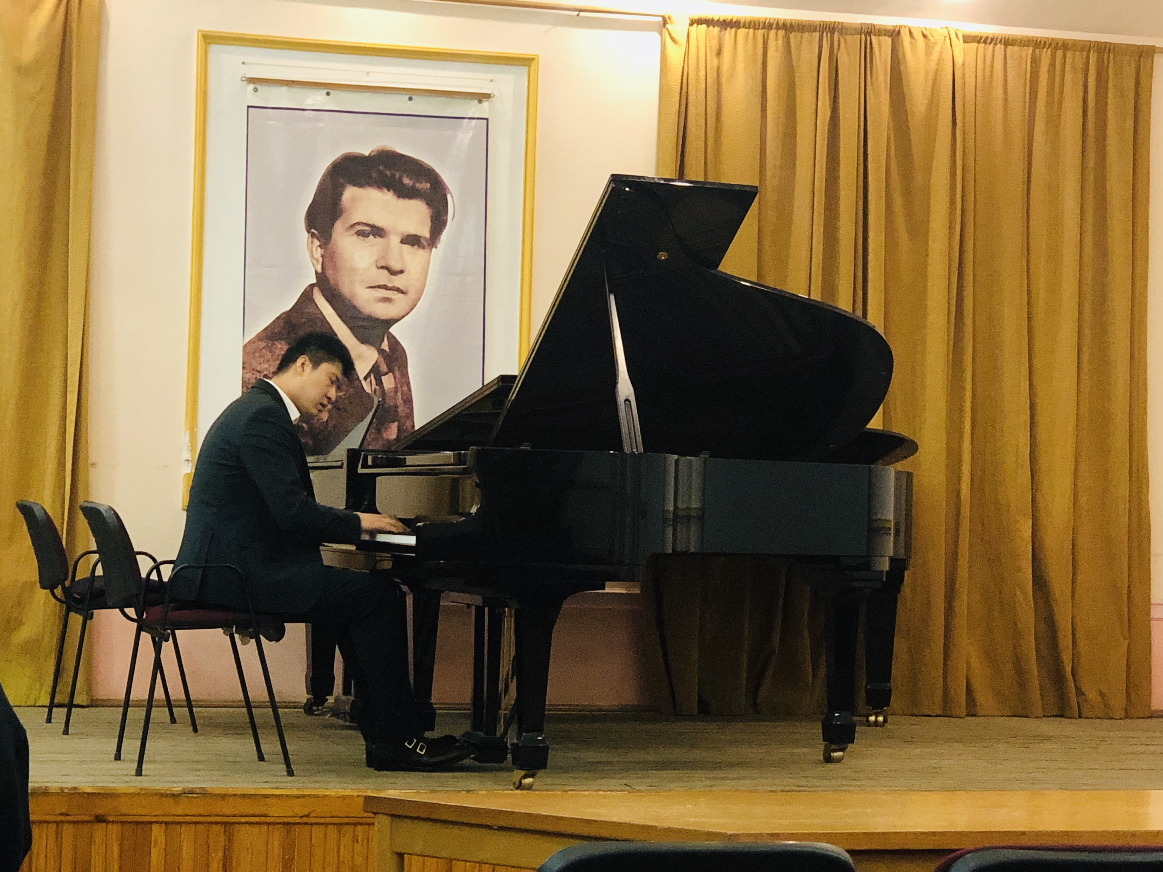 ">朱晓乐,博士 sup data-ctrid="1l3ztr24">1 /sup>,钢琴演奏员 sup