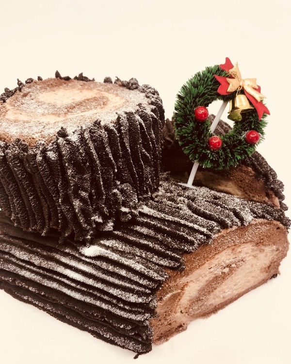 巧克力栗蓉树根蛋糕