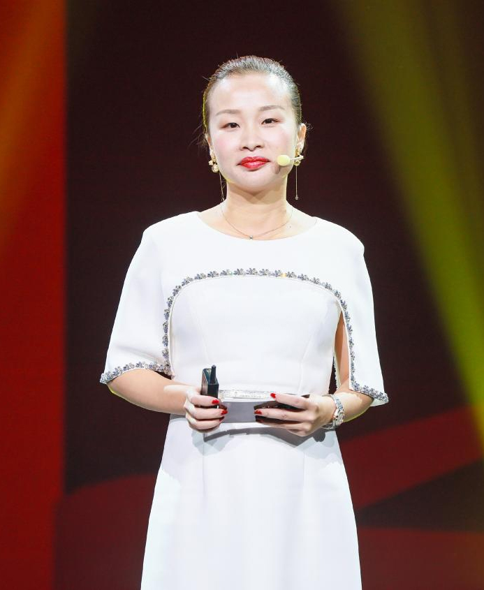 杨佳