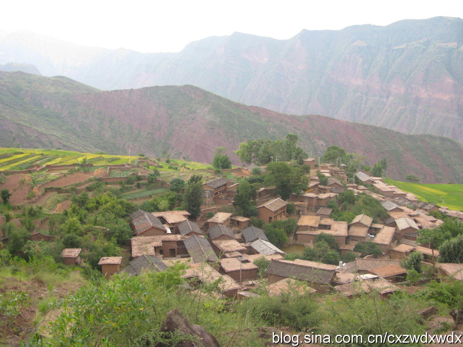  p>草老增村隶属云南省楚雄市武定县万德乡支卧村委会行政村,属于山区