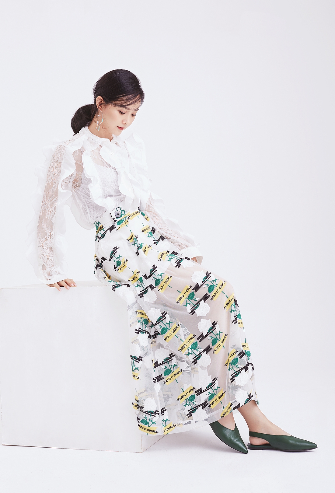 王艳(rebecca),1974年2月11日出生于山东省青岛市,中国内地影视女演员