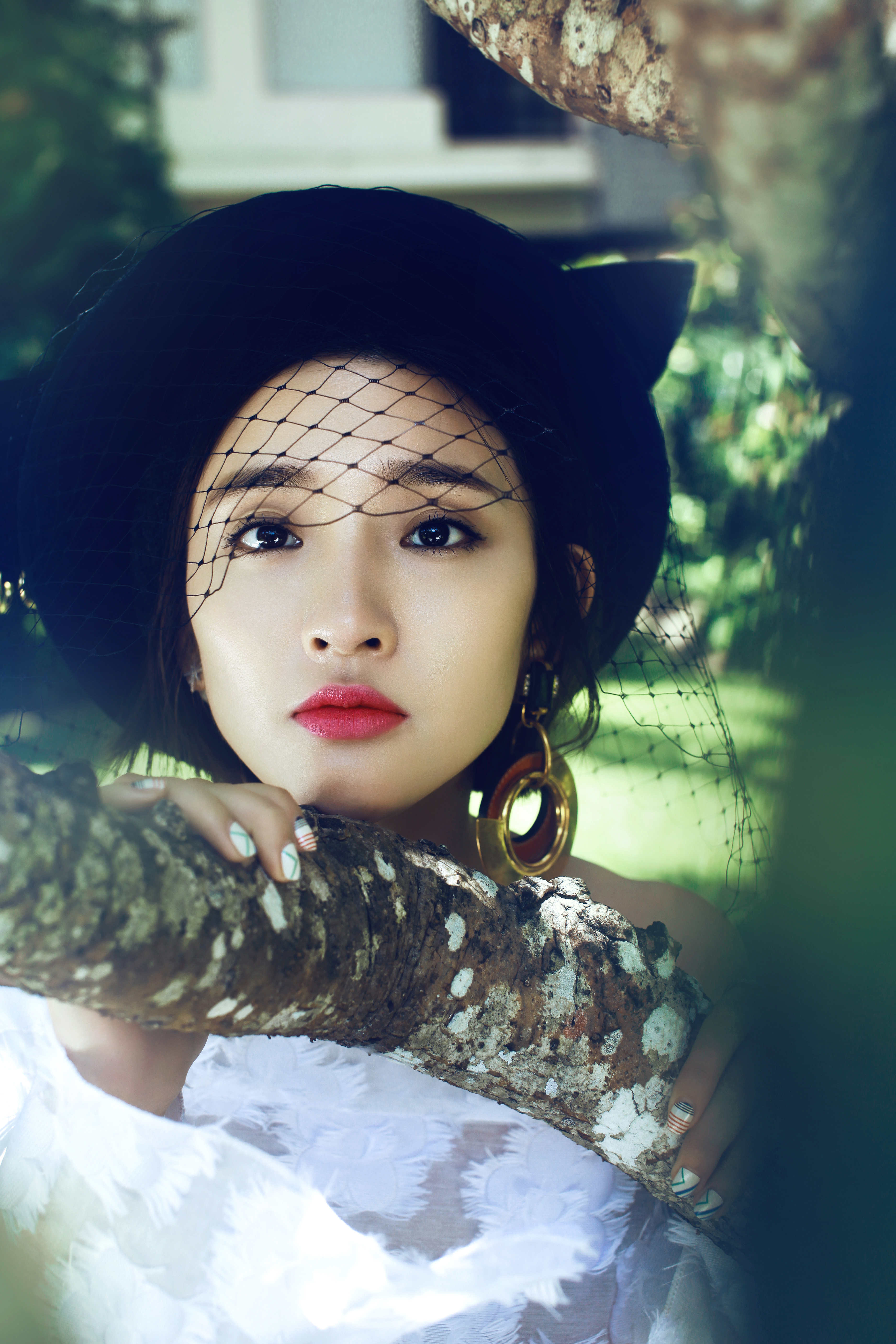 于四川省遂宁市,毕业于重庆大学美视电影学院表演系,中国内地女演员