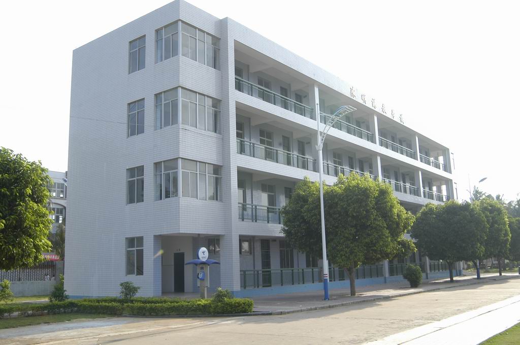  p>海南省文昌市华侨中学( i>hainan wenchang huaqiao middle school