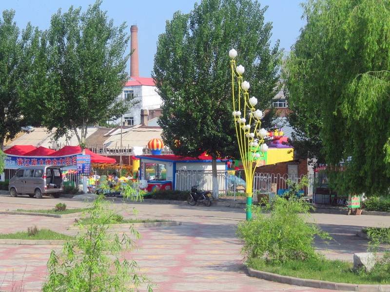 绥滨县沿江休闲健身广场