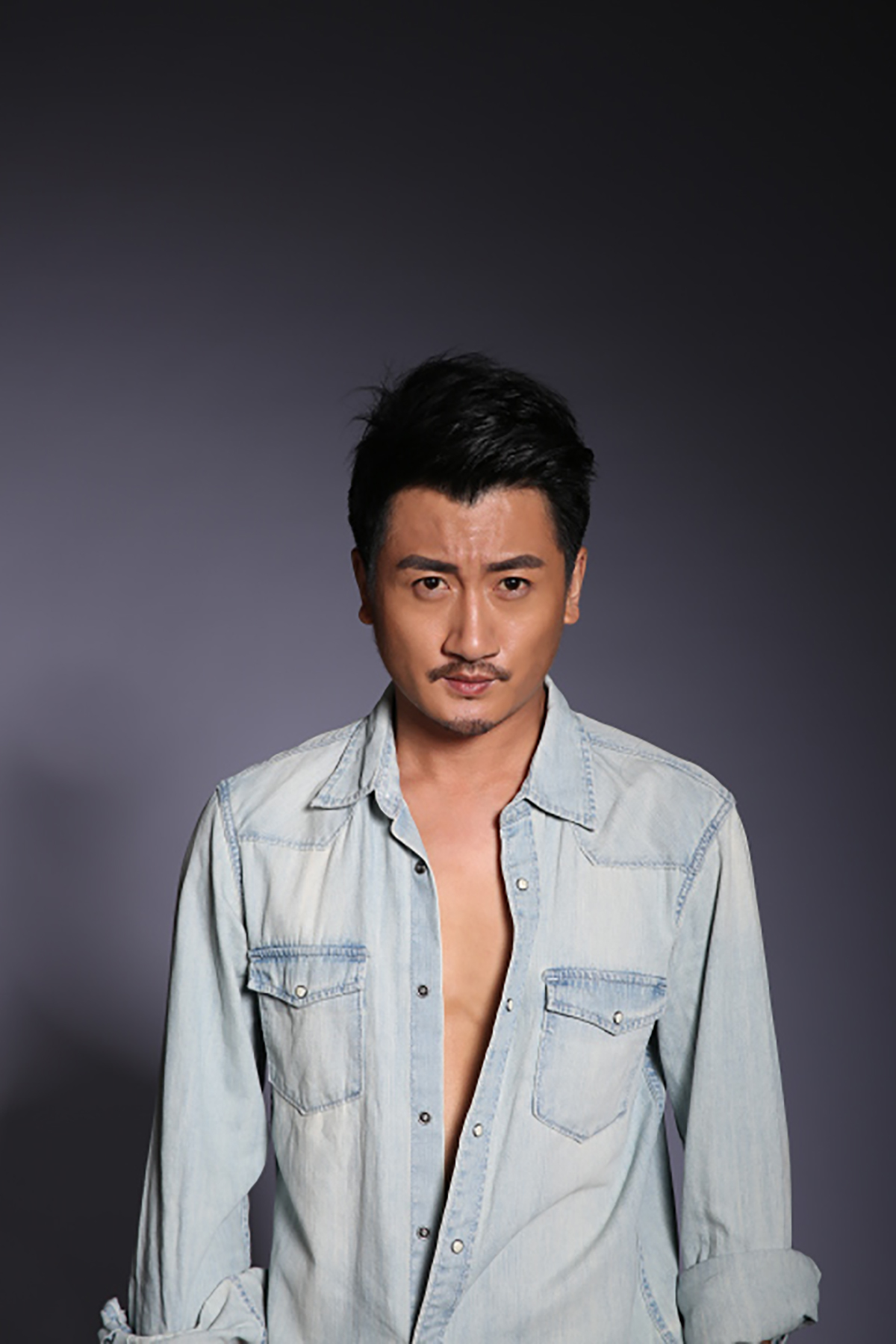  p>石天硕,1987年3月24日出生于黑龙江省黑河市北安市,中国内地影视男