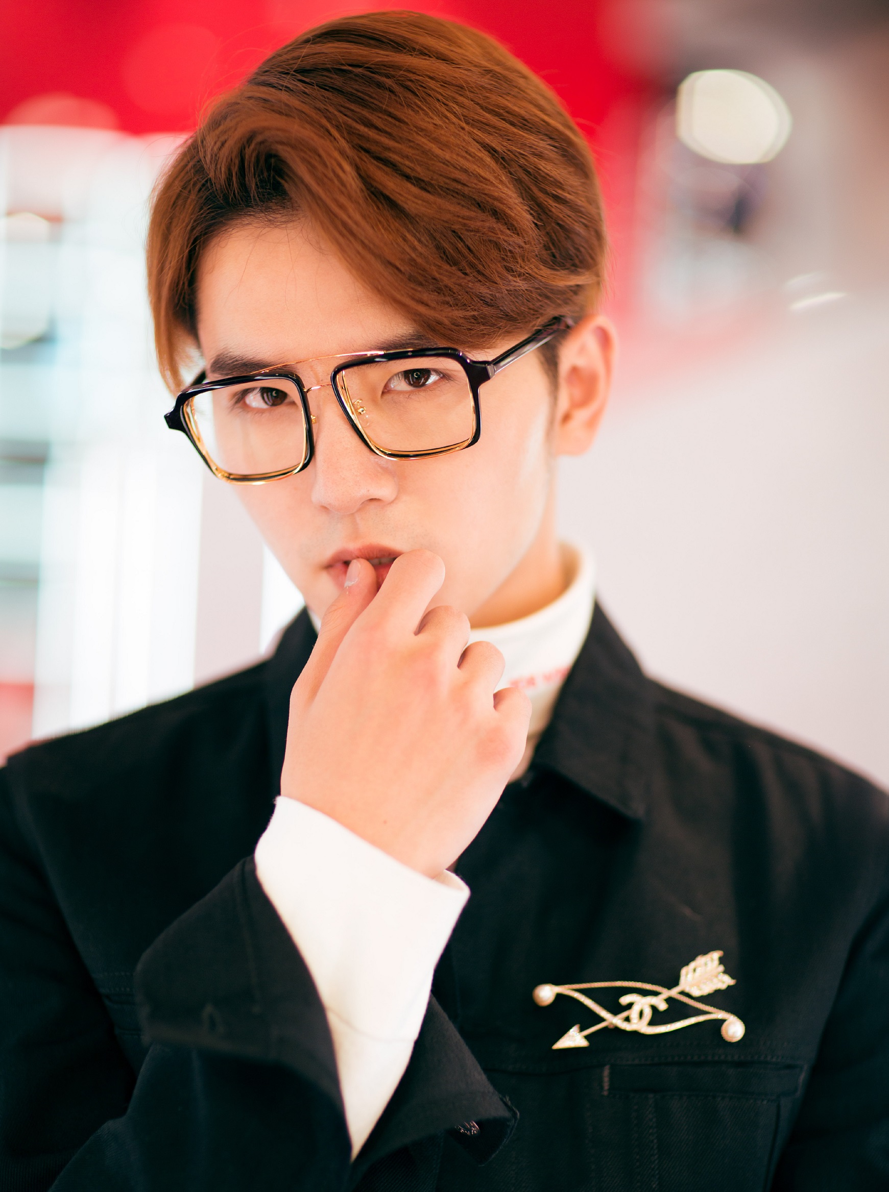  p>吴希泽,1996年10月19日出生于广东省深圳市,中国内地男演员.