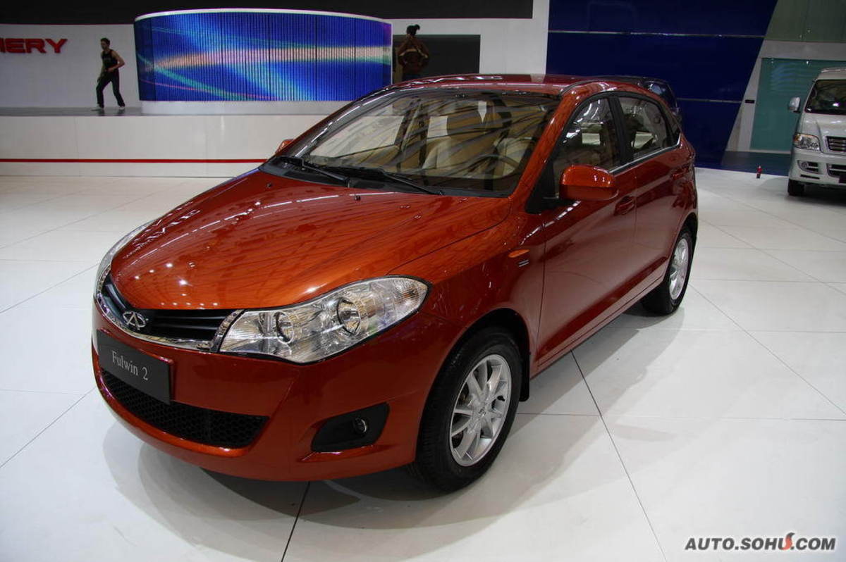 开发的全新的时尚生活车型(包括三厢与两厢),新车在外型上与老款奇瑞