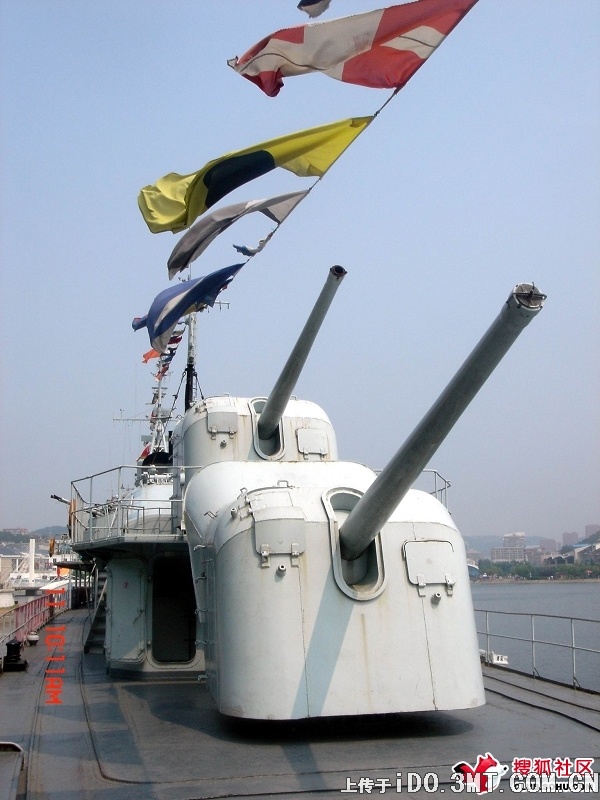  p>b-13型舰炮,为苏制130毫米/50倍径低仰角单管舰炮,是苏联在上世纪