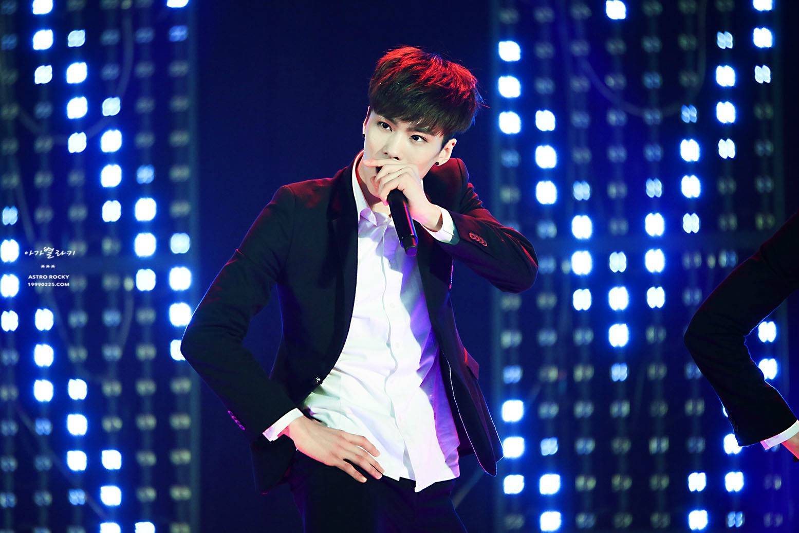 演员,男子演唱组合 a target="_blank" href="/item/astro/18403451"