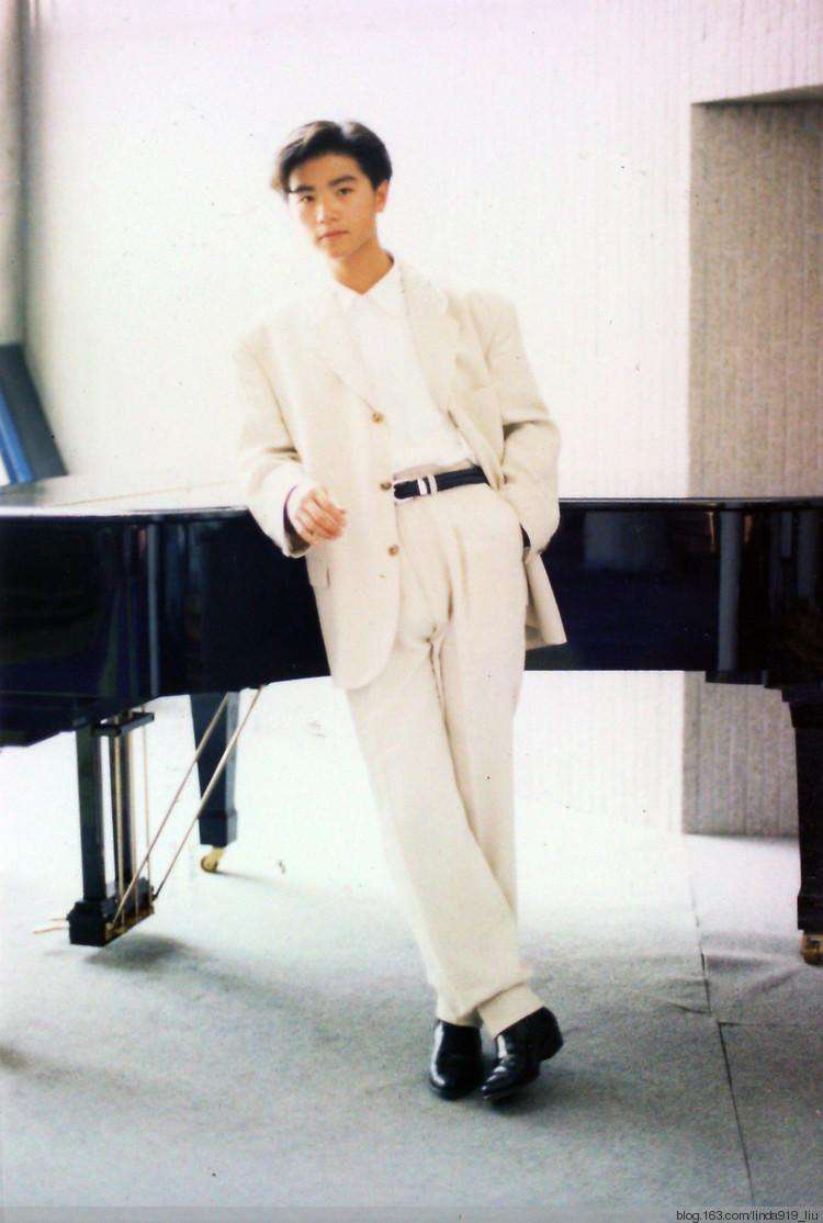  p>《飘渺的远方》是由黄翊演唱的一首歌,是《龙珠2》tv动画粤语主题