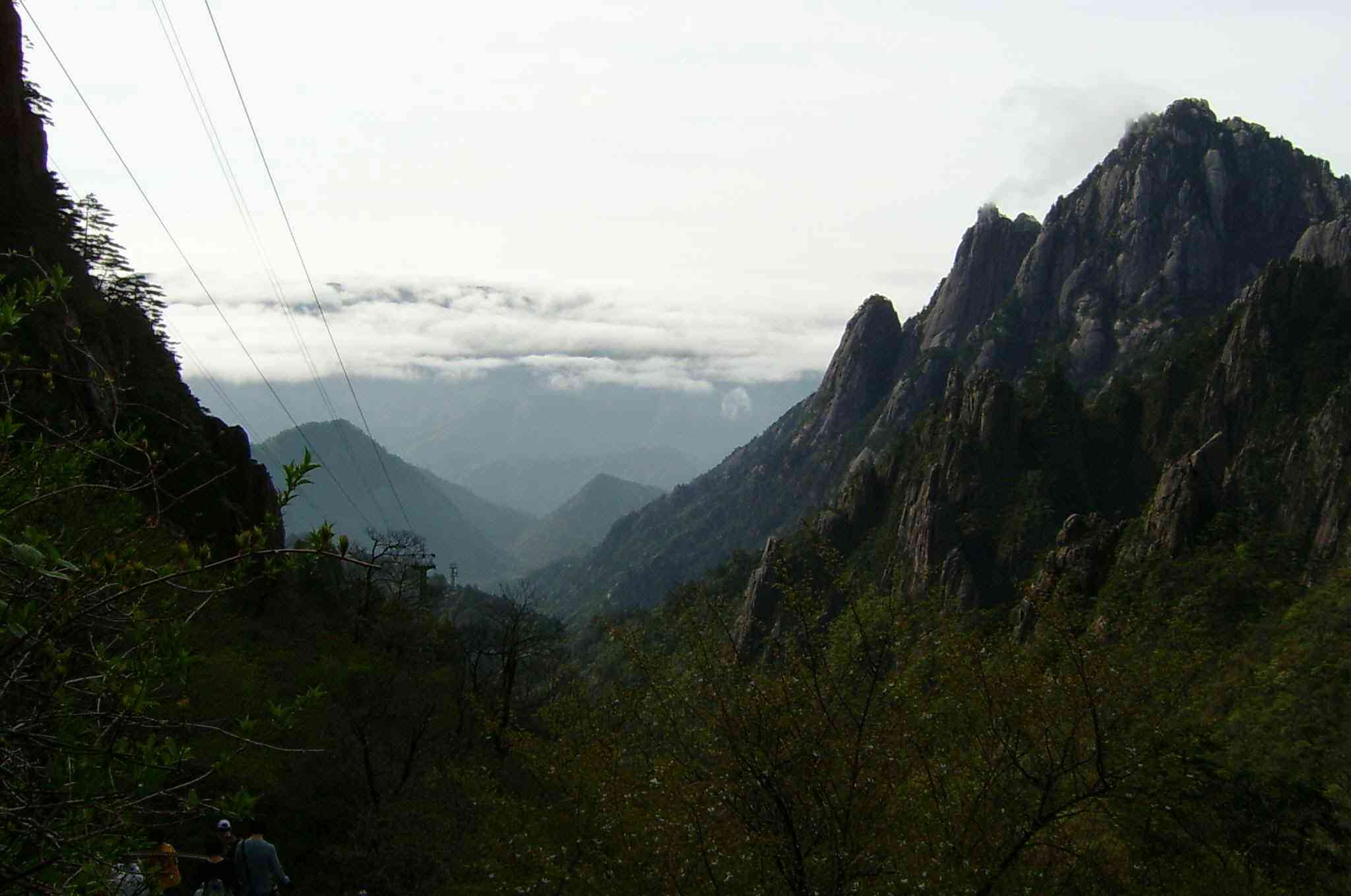  p>紫蓬山又名李陵山,北九华山,位于安徽省 a target="_blank" href="