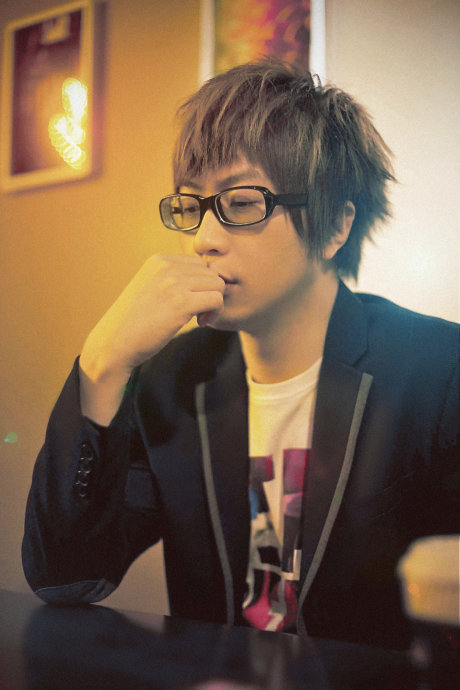  p>陈信宏(阿信),1975年12月6日出生于台湾省台北市北投区,祖籍福建省