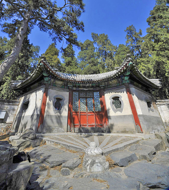 扬仁风是颐和园长廊邀月门北端的扇面殿