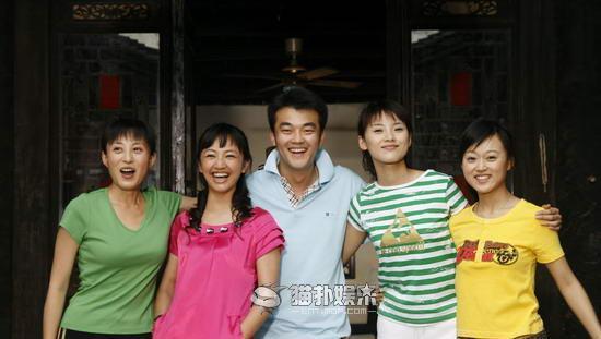  p data-id="gnbi8aebqd">《欢喜亲家》是由陈卫东编剧, a target="