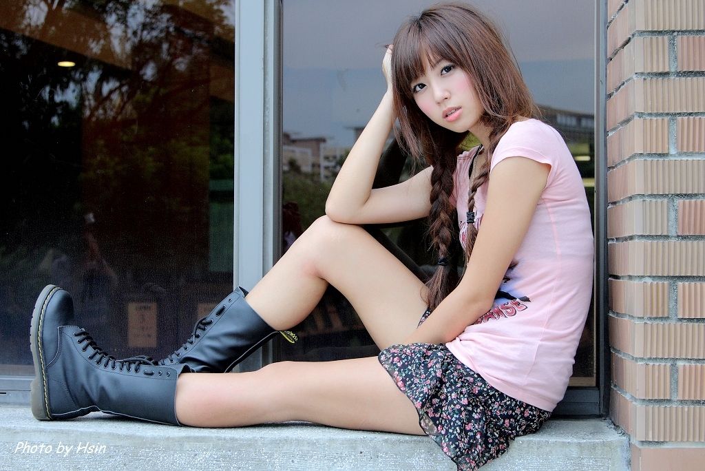  p data-id="gnrz4ac3ct">洪诗,原名洪诗涵,1988年1月7日出生于中国