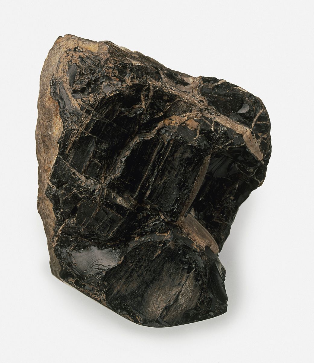  p>褐煤,又名柴煤(英文:lignite (coal);brown coal ;wood coal),是煤