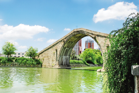  p>三里桥,位于苏州 a target="_blank" href="/item/吴江区/2290117"