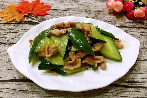 黄瓜皮炒肉