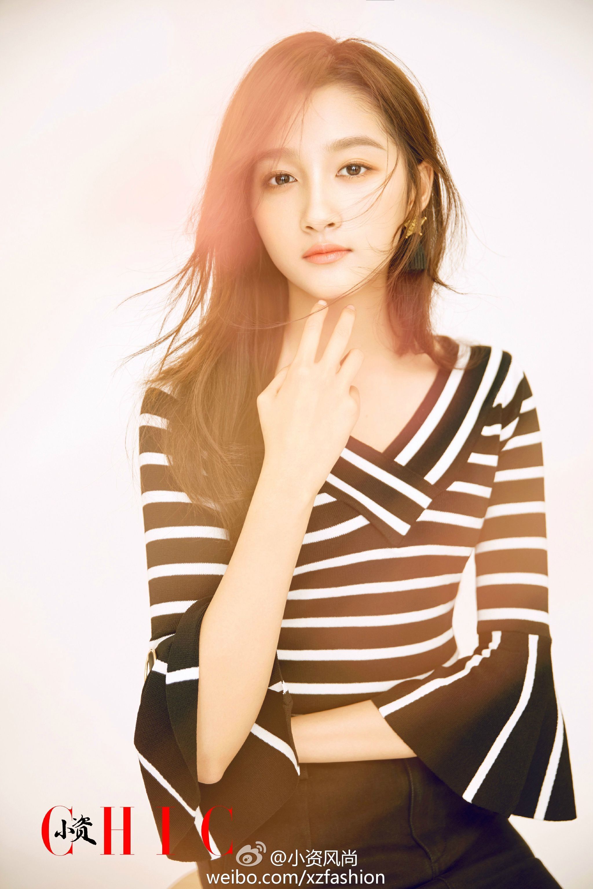  p>关晓彤,1997年9月17日出生于北京市,中国内地影视女演员,歌手.