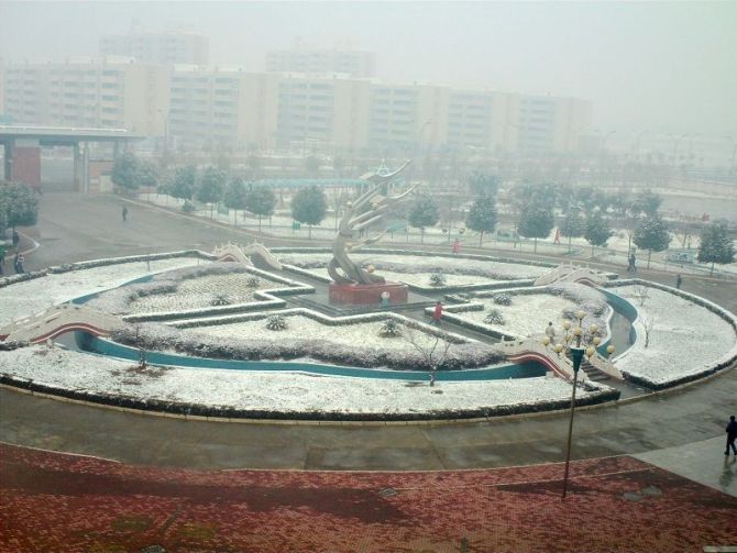  p>邓州市第二高级中学,位于 a href="#" data-lemmaid="950443">邓州