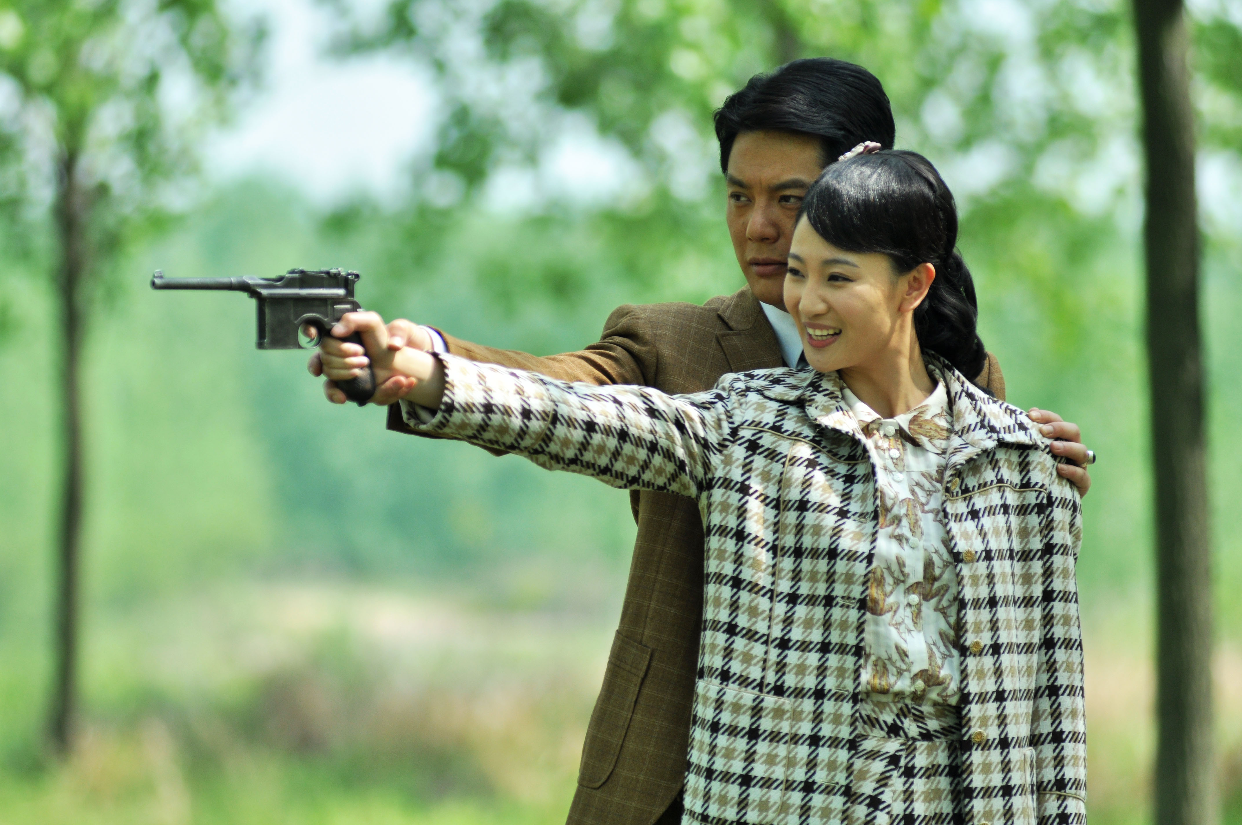  p>电视剧《与狼共舞》是由江苏艺星影视文化传播有限公司出品.