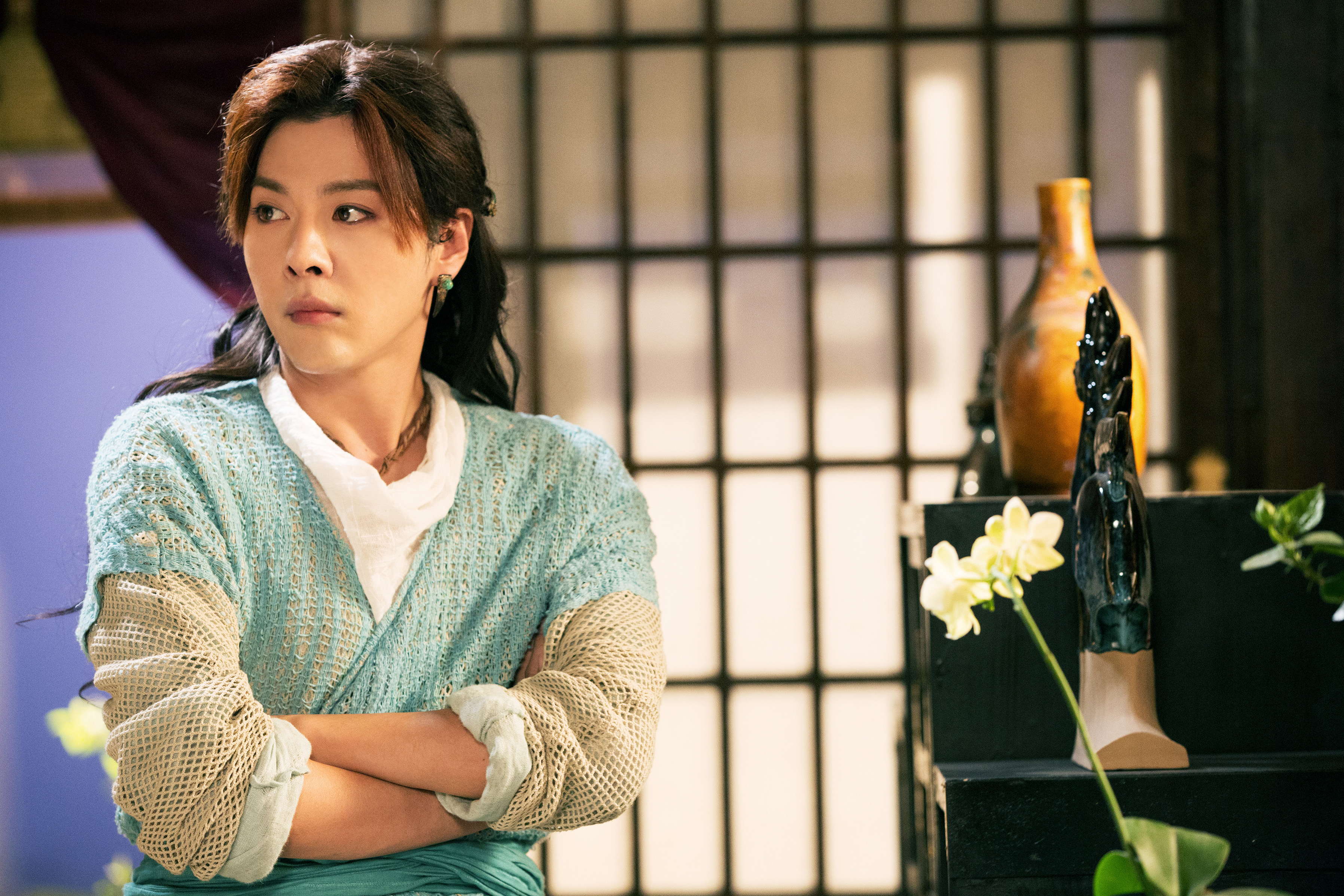 原名徐垚,1983年4月17日出生于山东省济南市,中国内地男演员,毕业于 a